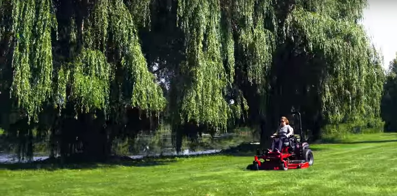 Best Lawn Mower for a Woman to Use